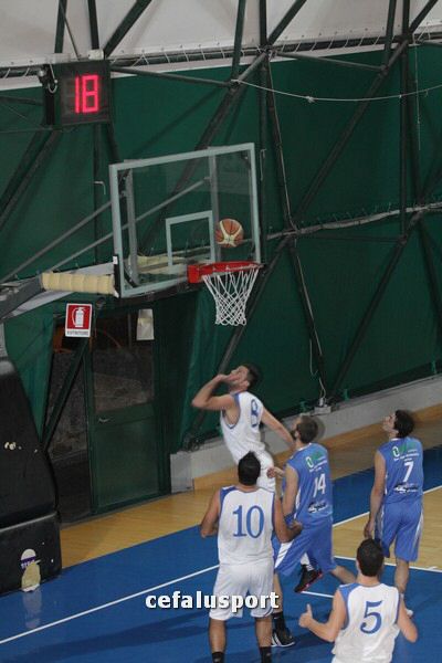 111218 sport 220_tn.jpg